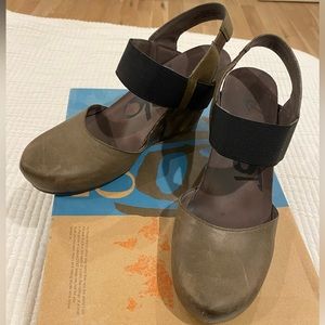 OTBT Rexburg Mint Black Wedge Leather Shoe Size 7